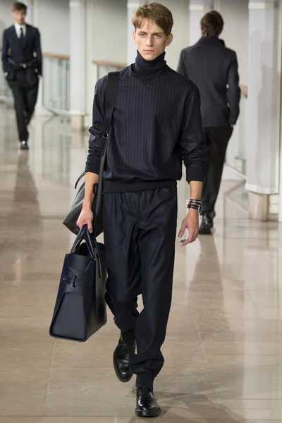 Look 8